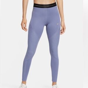 NWT Nike Pro Icon Clash Womens Leggings Size Small